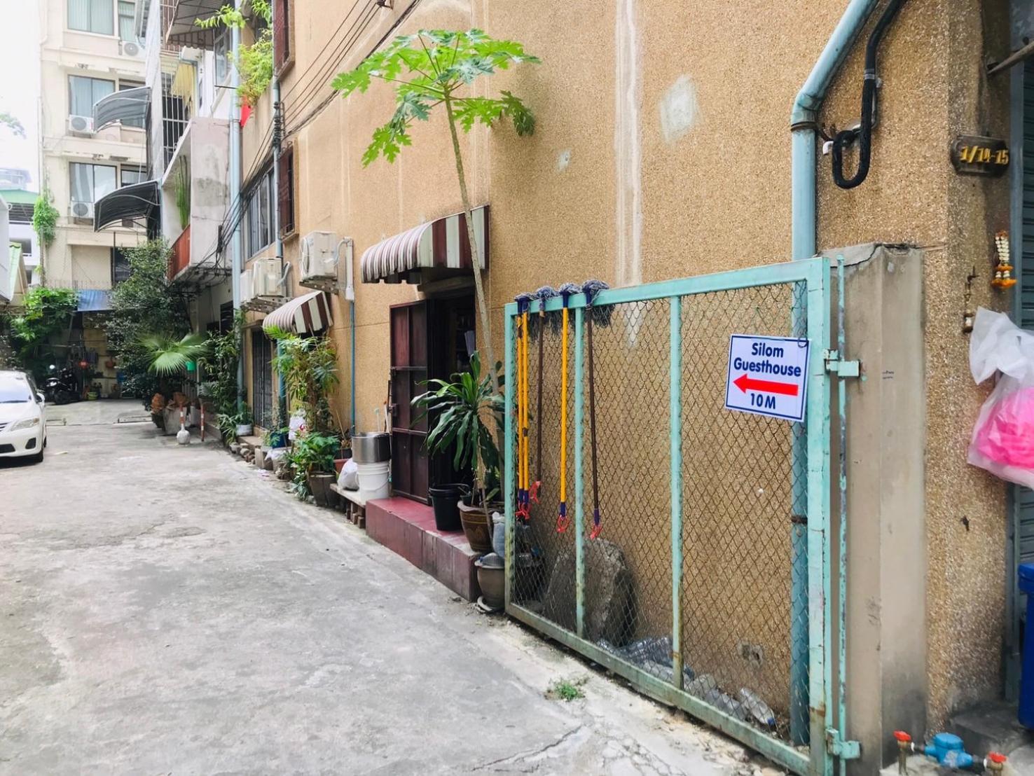 Silom Guesthouse Bangkok Extérieur photo
