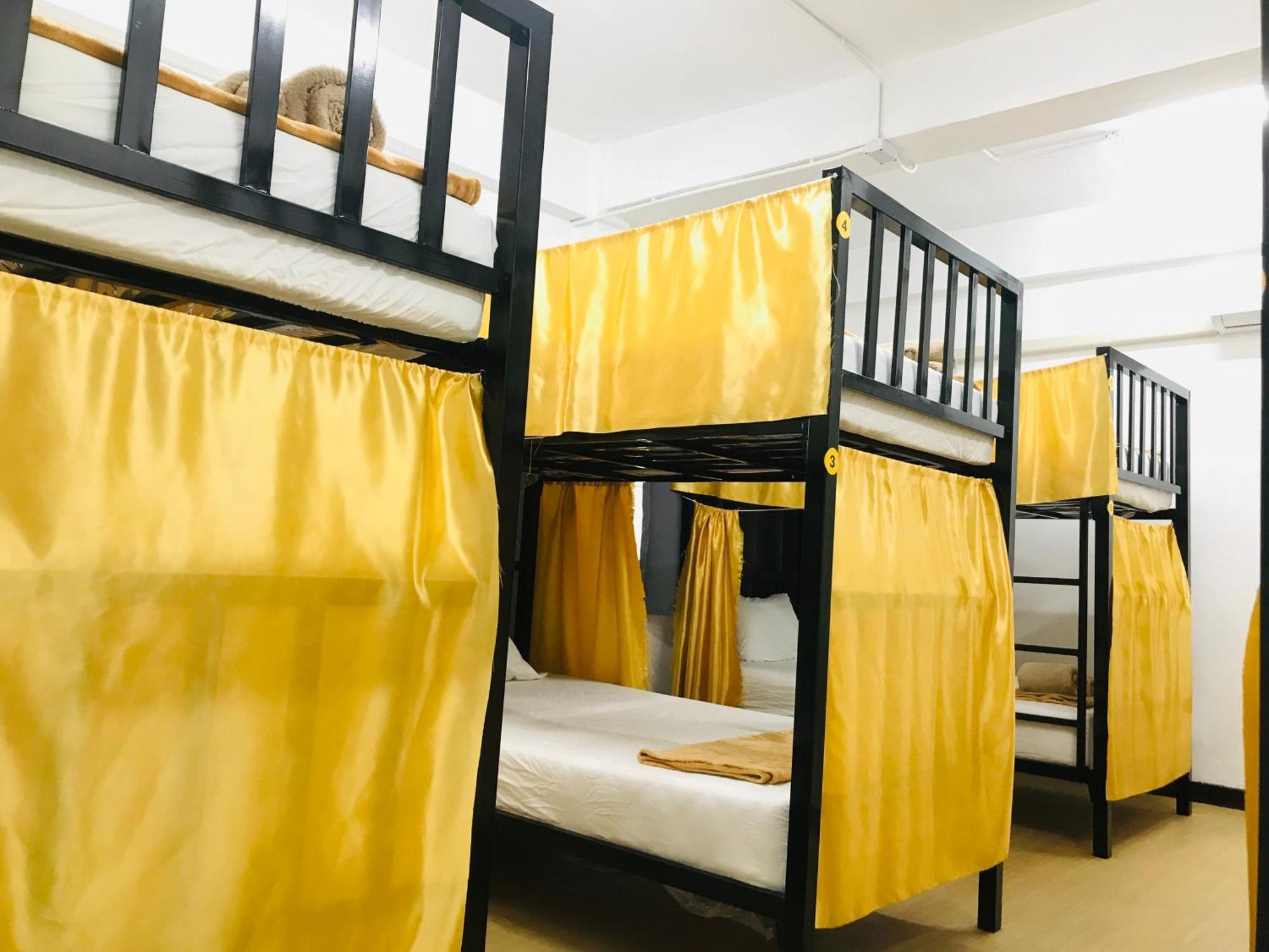 Silom Guesthouse Bangkok Extérieur photo