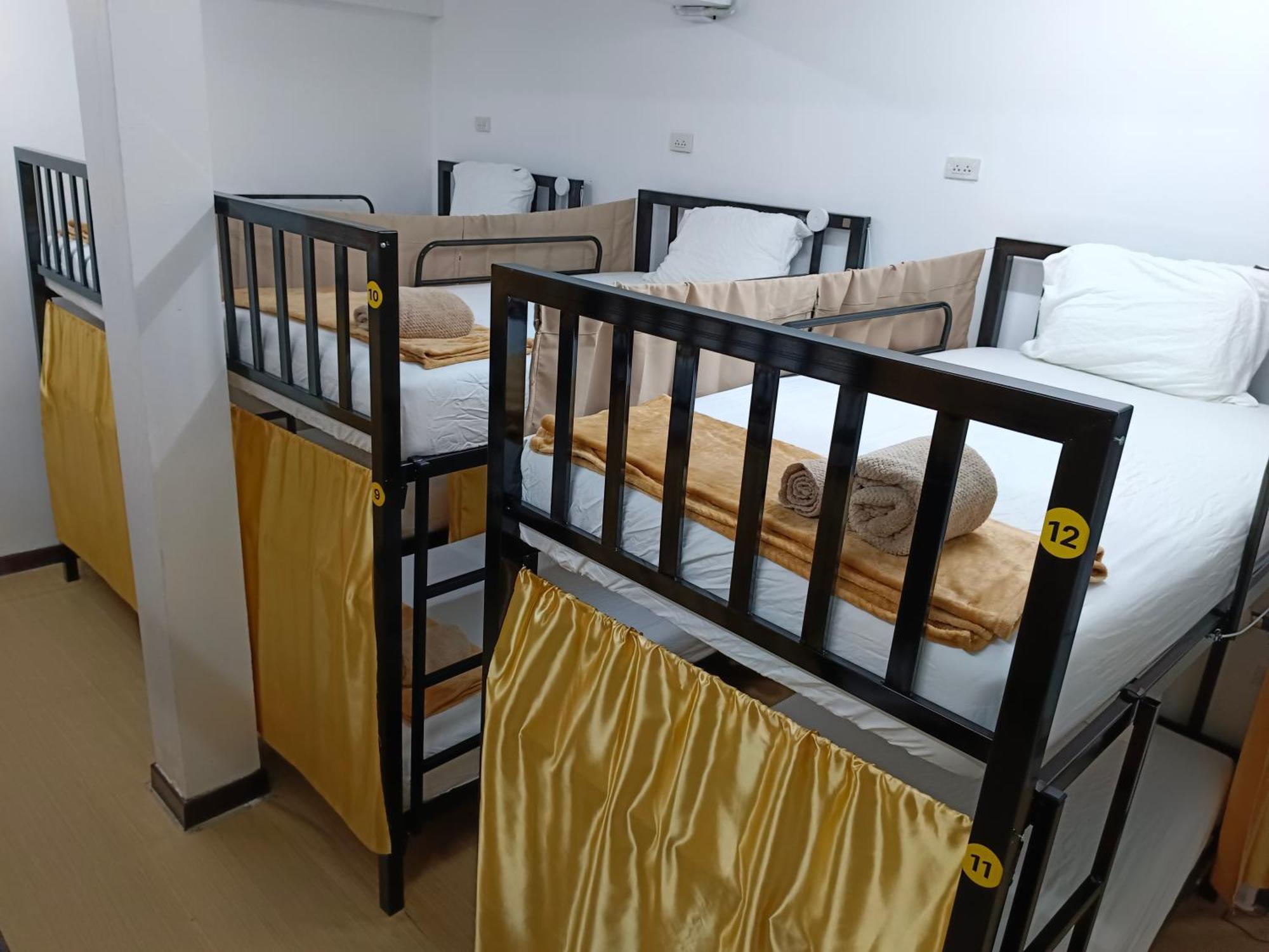 Silom Guesthouse Bangkok Extérieur photo