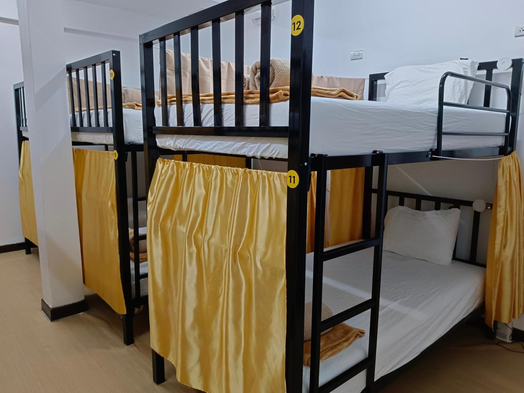 Silom Guesthouse Bangkok Extérieur photo